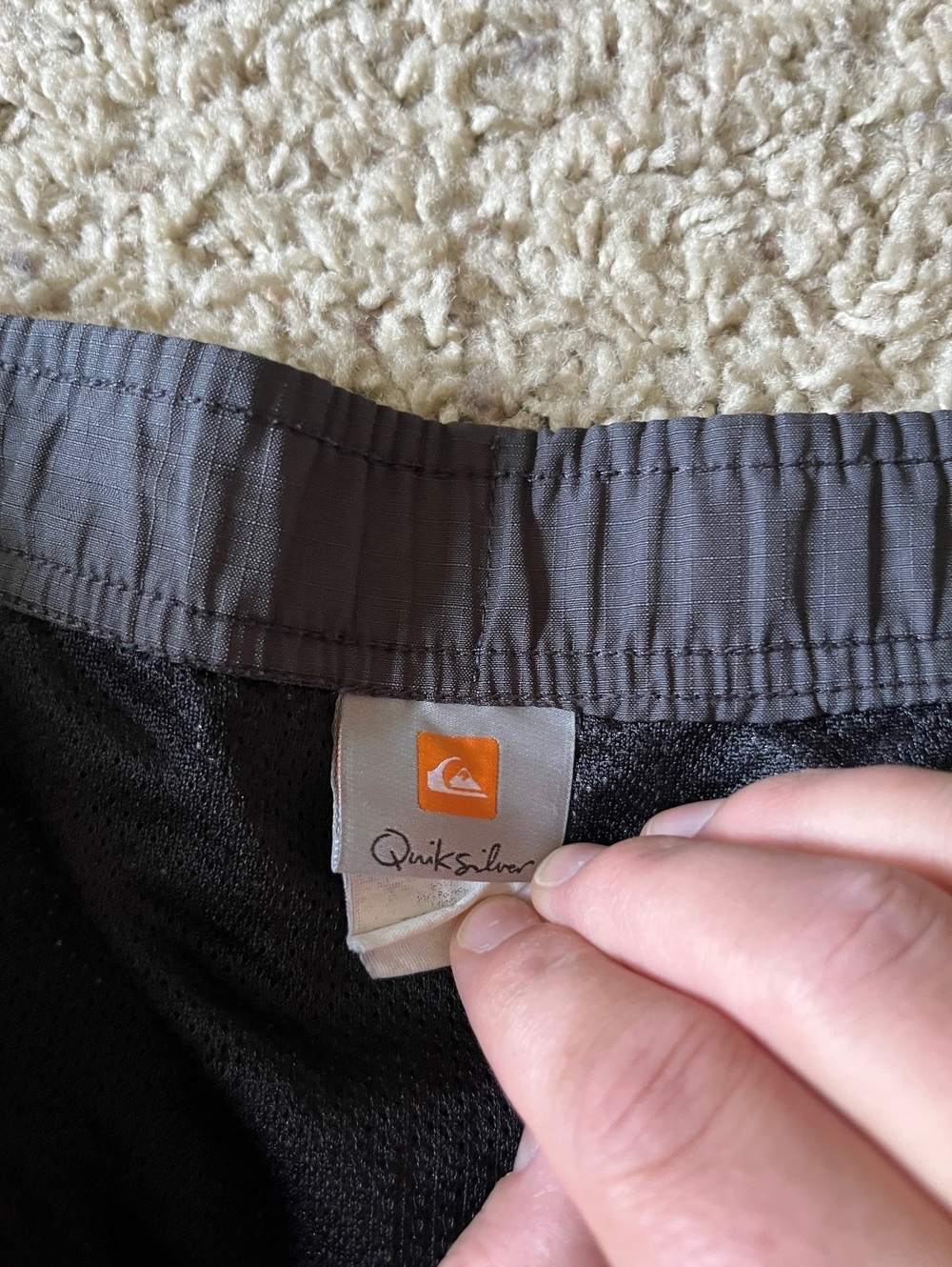 Quiksilver Men's Gray Floral Swim Trunks Size Large - Picture 3 of 8